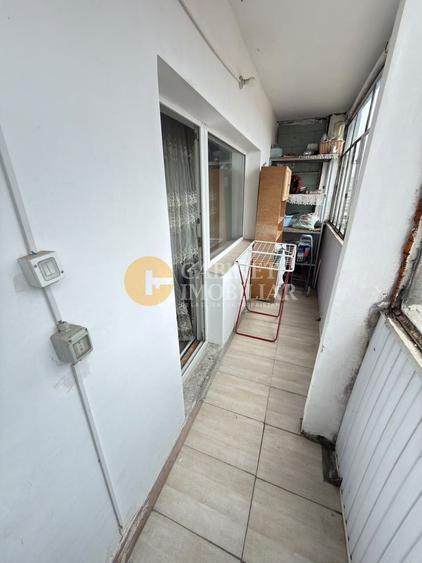 Apartament cu 4 camere decomandat, mobilat în Nicolina