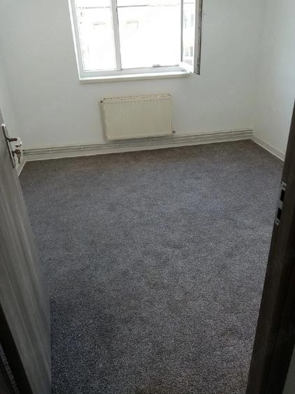 Apartament cu 4 camere decomandat în Cetate