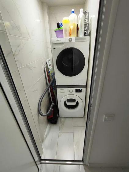 Apartament cu 4 camere decomandat în Sud