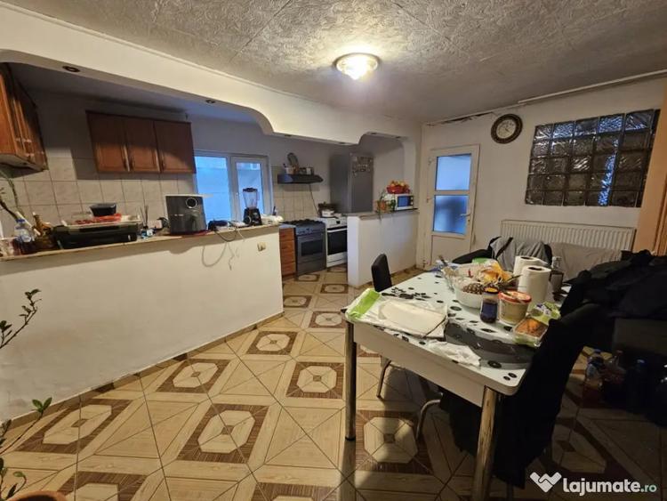 Casă cu 3 camere cu Teren 279 Mp în Brestei