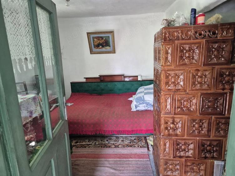 Casă cu Teren 5867 Mp în Vârlezi