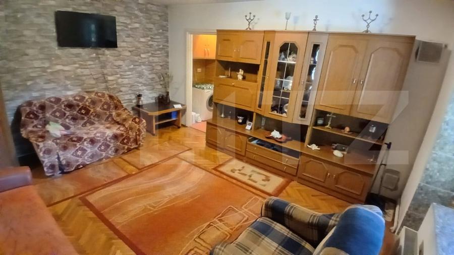 Apartament cu 3 camere nedecomandat, mobilat în Central