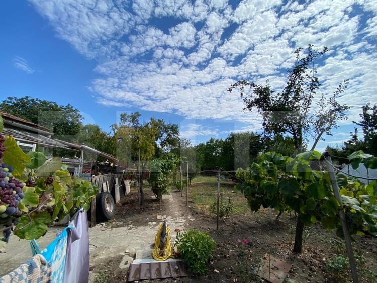 Casă individuală cu 3 camere cu Canalizare în Fratelia