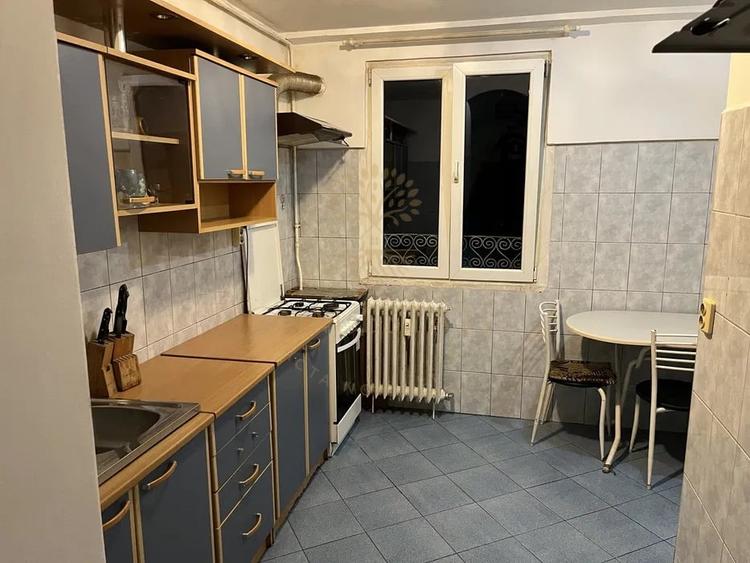 Apartament cu 3 camere decomandat, mobilat în Drumul Taberei
