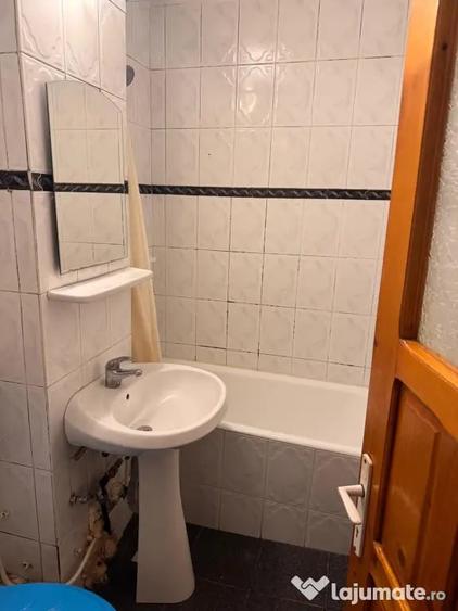 Garsonieră decomandată în Central