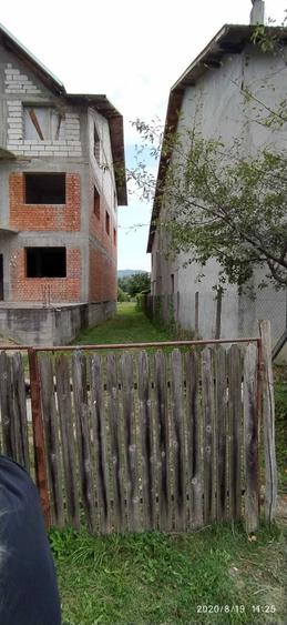 Casă cu 4 camere în Sângeru