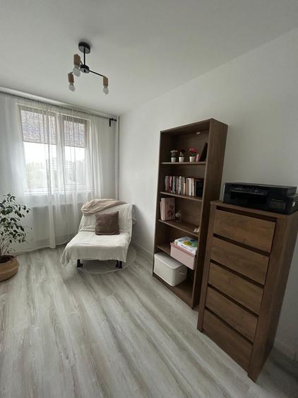 Apartament cu 3 camere semidecomandat în Drumul Taberei