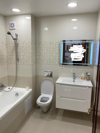 Apartament 3 camere, 2 bai, parcare, etaj 1, Eroilor - 8