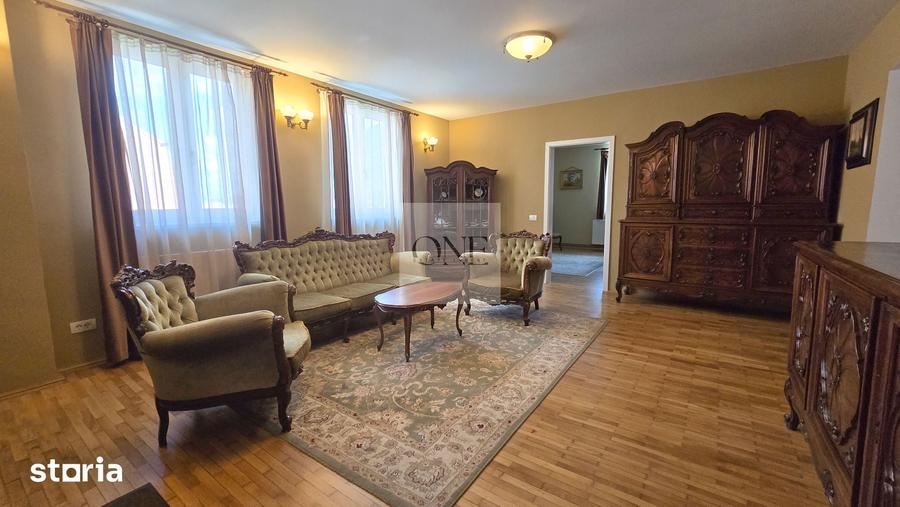 Apartament cu 3 camere în Schei