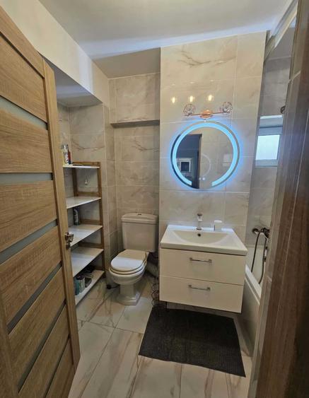 Apartament cu 4 camere decomandat în Central