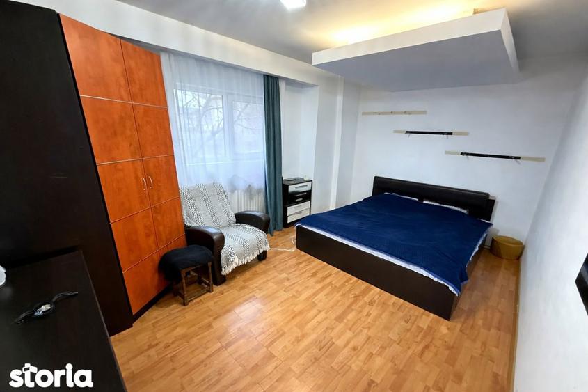 Apartament cu 3 camere decomandat, mobilat în Gară