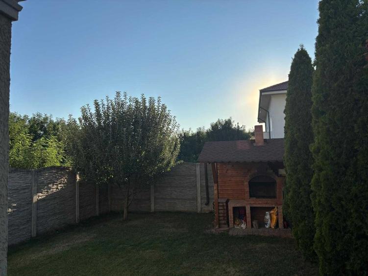 Casă cu 3 camere în Giroc