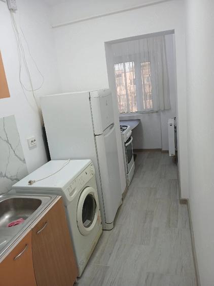 Garsonieră decomandată în 9 Mai