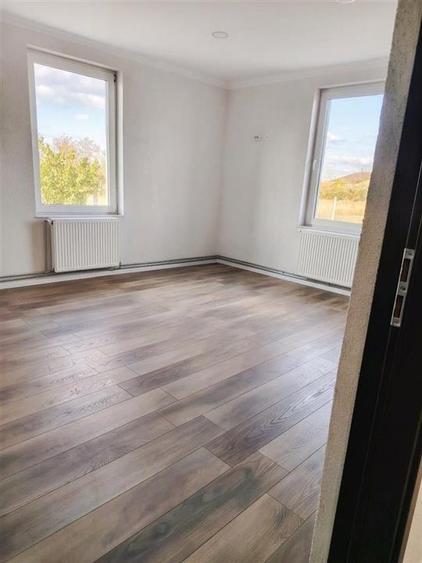 Casă individuală cu 3 camere cu Teren 508 Mp în Leș