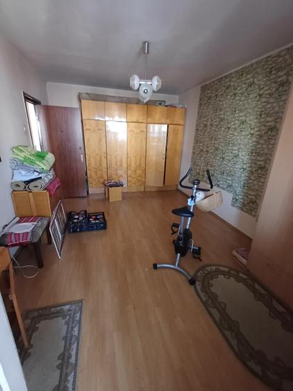 Apartament cu 2 camere semidecomandat în Dristor