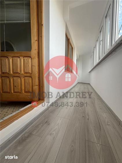 Apartament cu 4 camere decomandat în E3