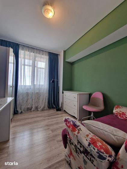 Apartament cu 3 camere semidecomandat în Gara