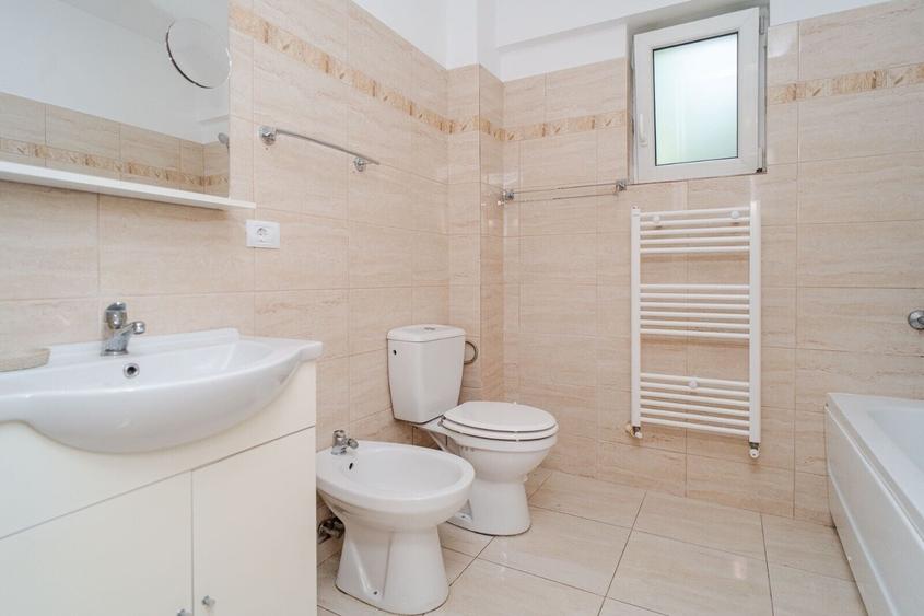 Apartament cu 3 camere, mobilat în Popas Păcurari