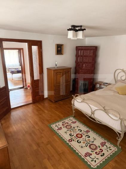 Proprietate cu doua case renovate, in inima comunei Vulcan - 12