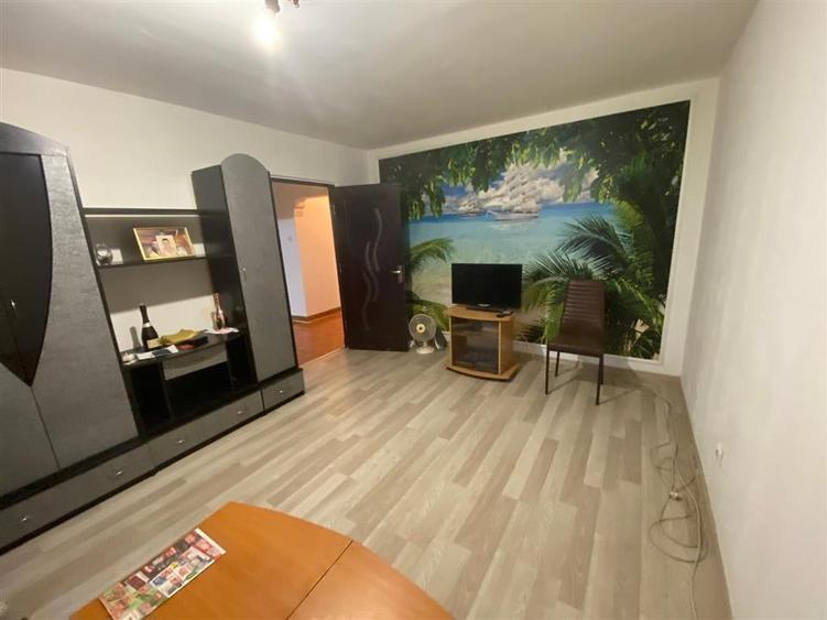 Apartament cu 3 camere decomandat în Tomis Nord