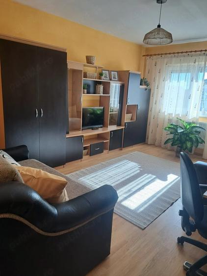 Garsonieră decomandată în Rogerius