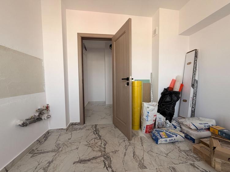 Apartament cu 3 camere decomandat în Titulescu