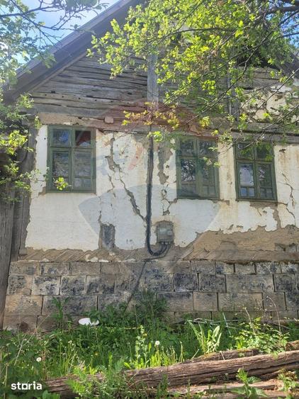 Casă cu 4 camere cu Teren 2800 Mp în Dezna