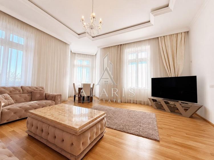 Apartament cu 3 camere semidecomandat în Traian