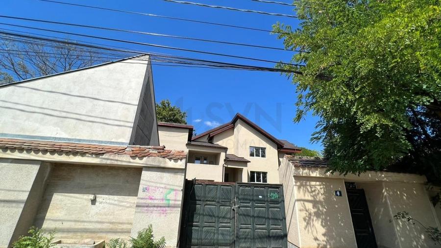 Casă individuală cu 11 camere cu Piscina în Snagov