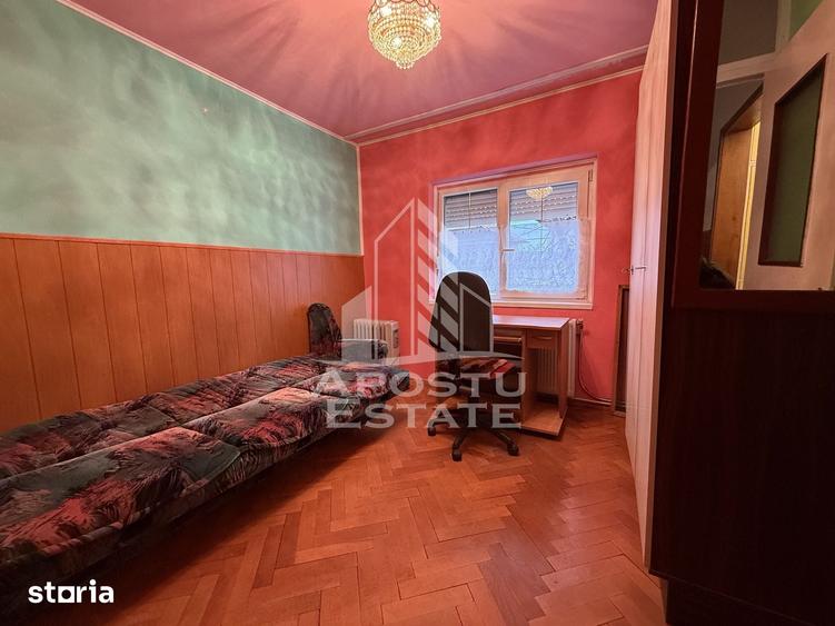 Apartament cu 3 camere decomandat în Central
