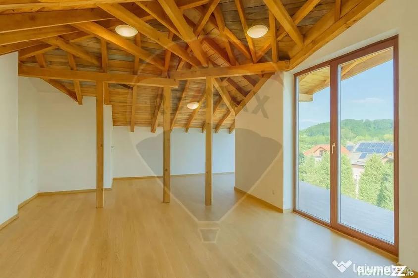 Casă cu 7 camere cu Teren 2000 Mp în Bunloc