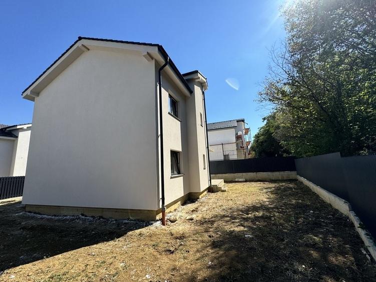 Casă cu 4 camere în Central
