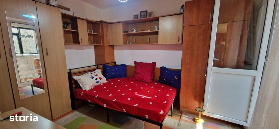 Apartament cu 3 camere semidecomandat în ICIL
