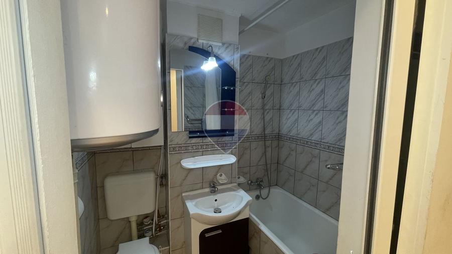 Apartament cu 2 camere decomandat, mobilat în Titan