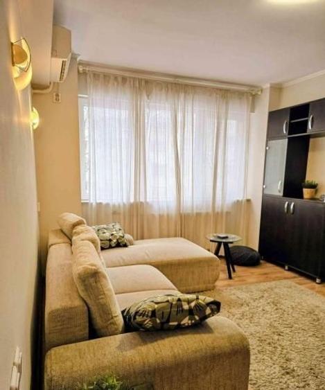 Apartament cu 2 camere semidecomandat, mobilat în Cișmigiu