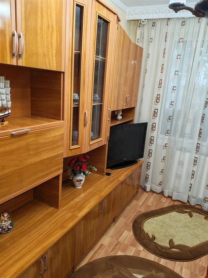 Apartament cu 4 camere decomandat în Rahova