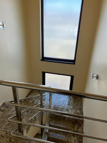 Casă individuală cu 8 camere cu Teren 226 Mp în Central