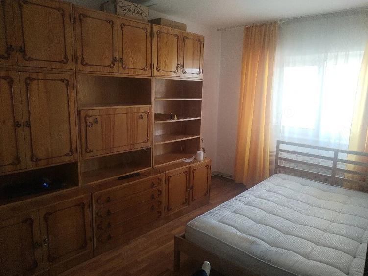 Apartament cu 3 camere decomandat în Aurel Vlaicu