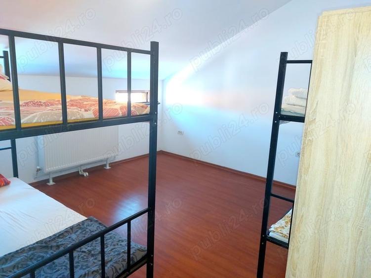 Casă cu 6 camere în Traian