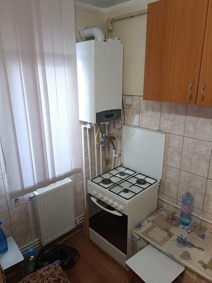 Apartament cu 2 camere decomandat în Sârbi