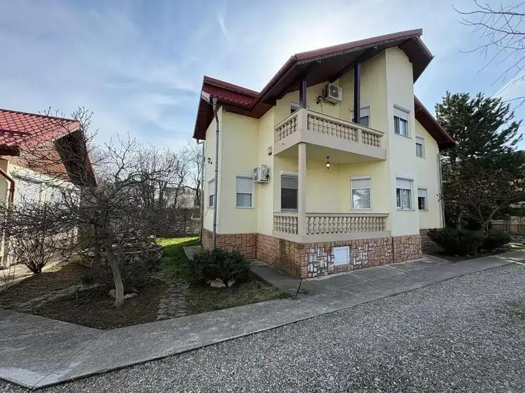 Casă cu 5 camere cu Canalizare în Pipera