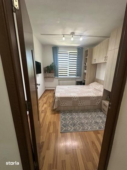 Apartament 3 camere, 70 mp + balcon, 2 bai, centrala noua, boxa Cr - 13
