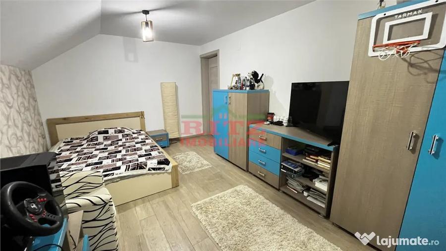 Casă cu 4 camere cu Teren 560 Mp în Central