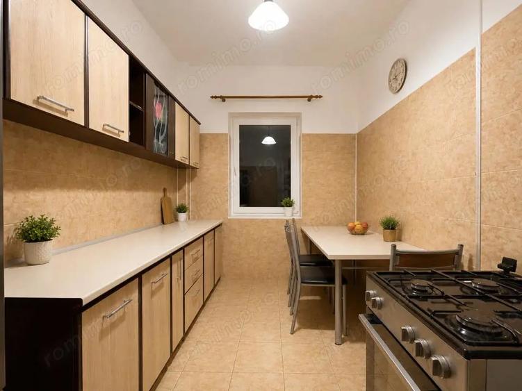 Apartament cu 5 camere semidecomandat în Armeneasca