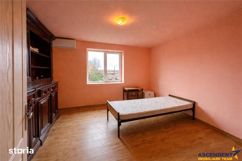 Casă cu 3 camere cu Teren 2700 Mp în Sânpaul