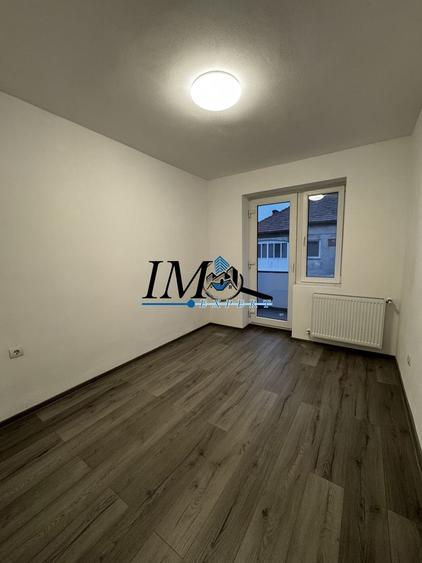 Apartament cu 3 camere decomandat în Exterior Vest