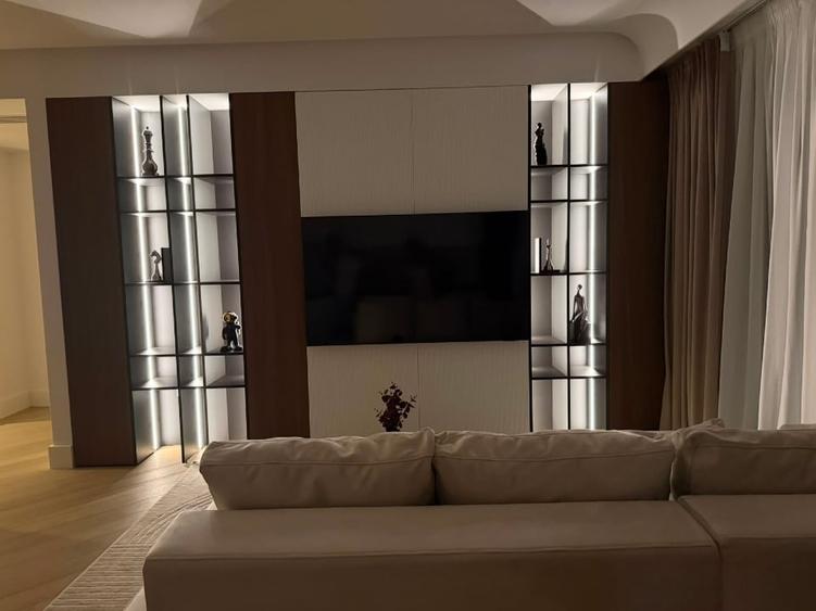 Apartament cu 3 camere decomandat, mobilat în Central