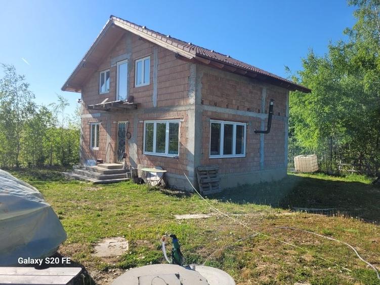 Casă cu 4 camere în Lazaret