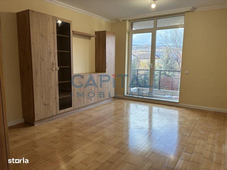 Apartament cu 2 camere semidecomandat, mobilat în Borhanci