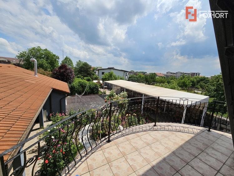 Casă individuală cu 5 camere cu Canalizare în Giroc